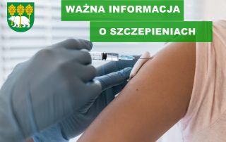 Plakat Powiatowe Punkty Szczepień w Powiecie Chełmskim, herb powiatu chełmskiego oraz zdjęcie osoby przyjmującej szczepionkę